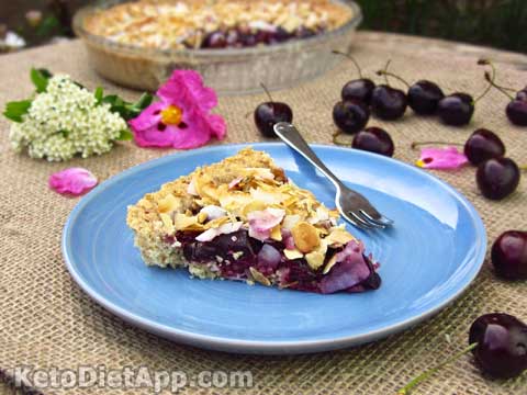 Low-Carb Dark Cherry Crunch Pie