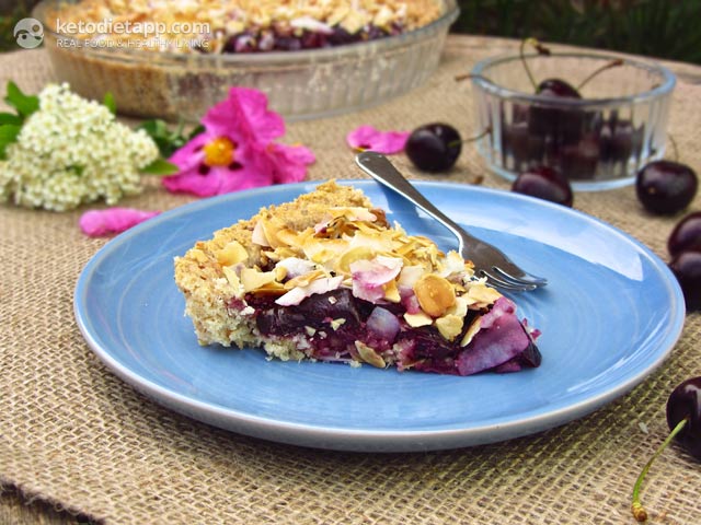 Low-Carb Dark Cherry Crunch Pie