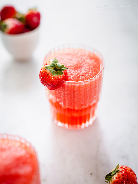 Low-Carb Frozen Strawberry Daiquiri