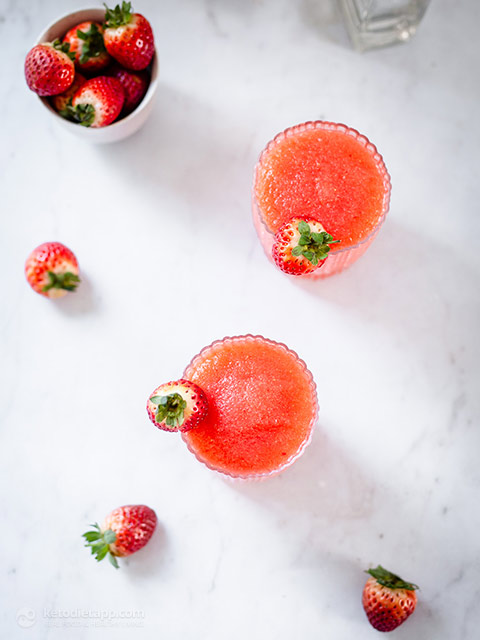 Low-Carb Frozen Strawberry Daiquiri