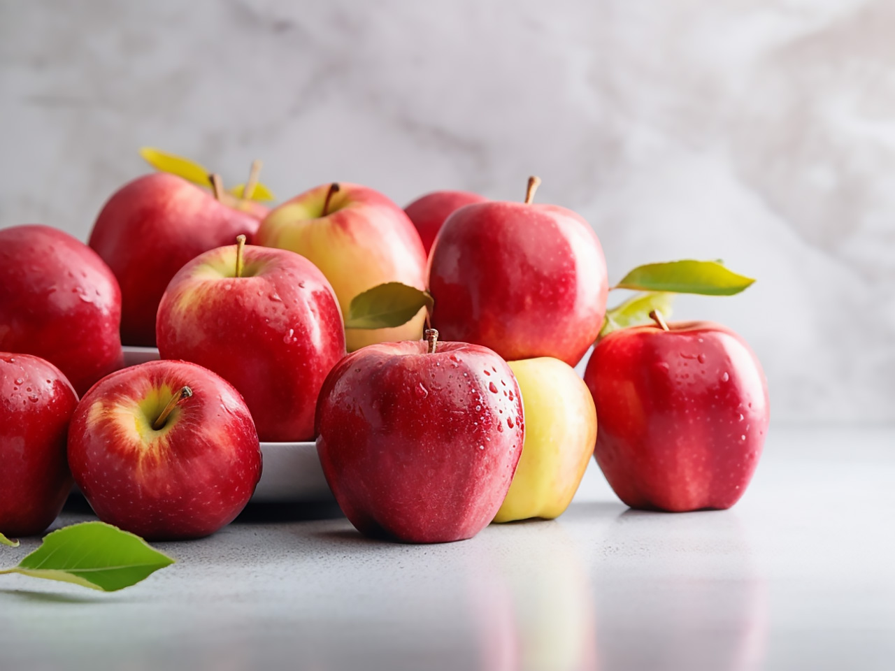Low-Carb Alternatives to Apples: A Comprehensive Guide