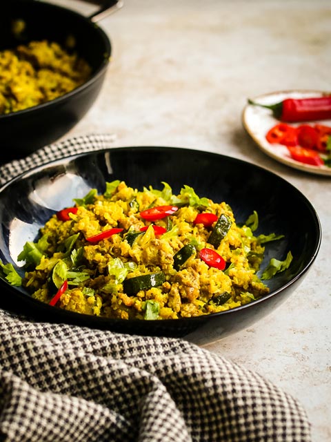 Low-Carb Golden Chicken with Cauliflower Rice