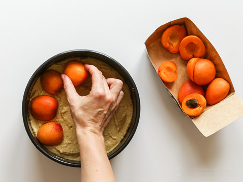 Low-Carb Apricot Crumble Coffee Cake