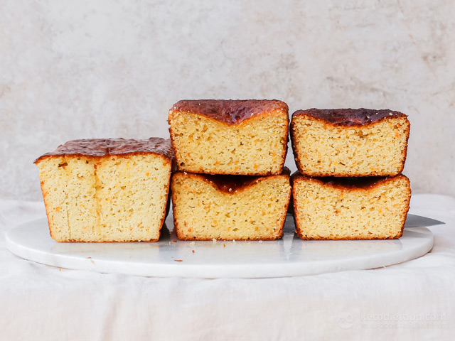 Low-Carb Orange Drizzle Cake