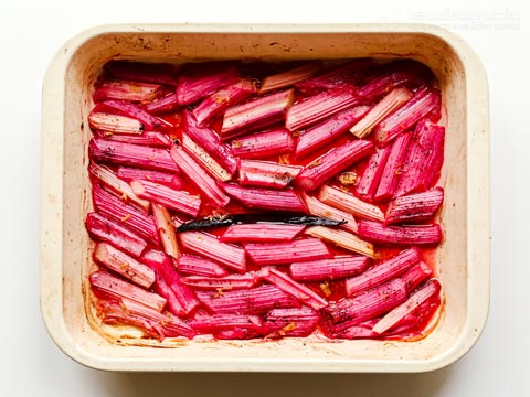 Easy Low-Carb Roasted Rhubarb