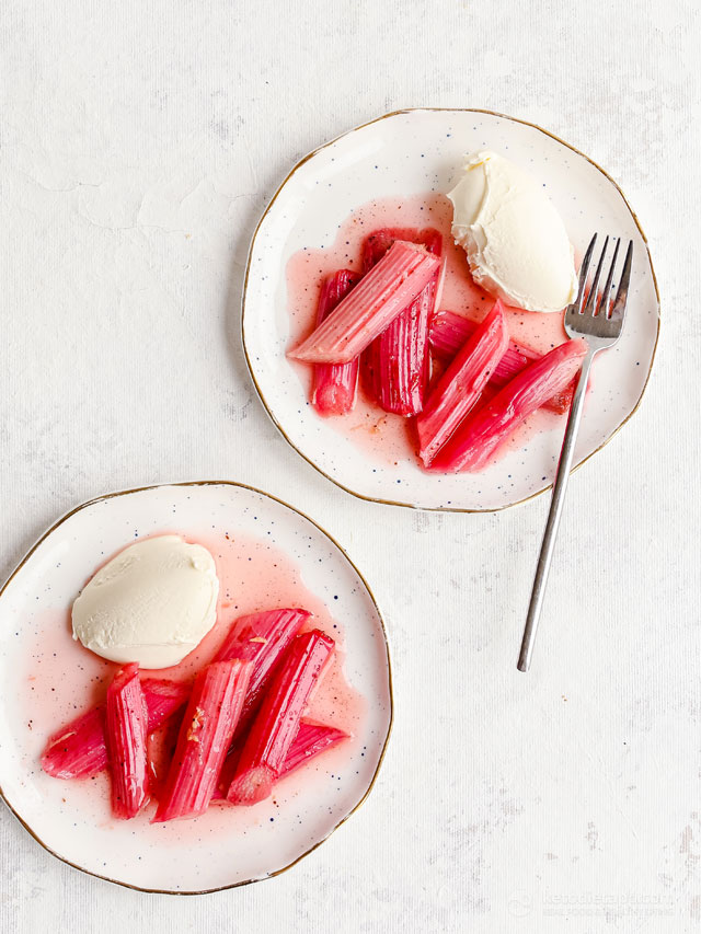 Easy Low-Carb Roasted Rhubarb