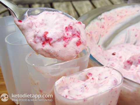 Low-Carb Raspberry Mascarpone Popsicles