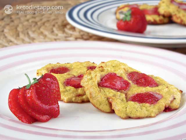 Baked Low-Carb Strawberry Ricotta Pancakes