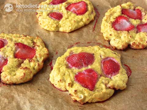 Baked Low-Carb Strawberry Ricotta Pancakes