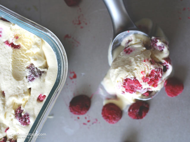 White Chocolate Raspberry Ice Cream